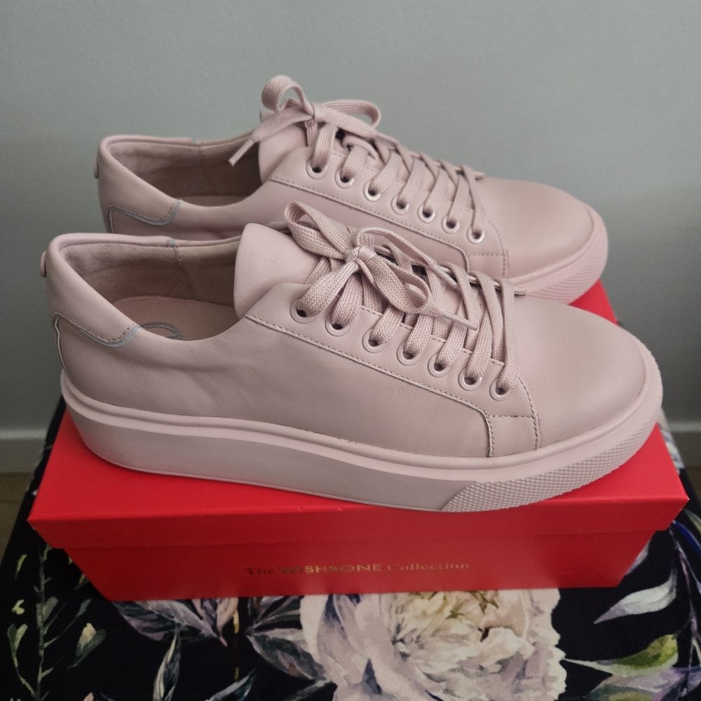 Browns Shoes Wishbone Collection Olive Rose Leather Sneakers - Brand New!